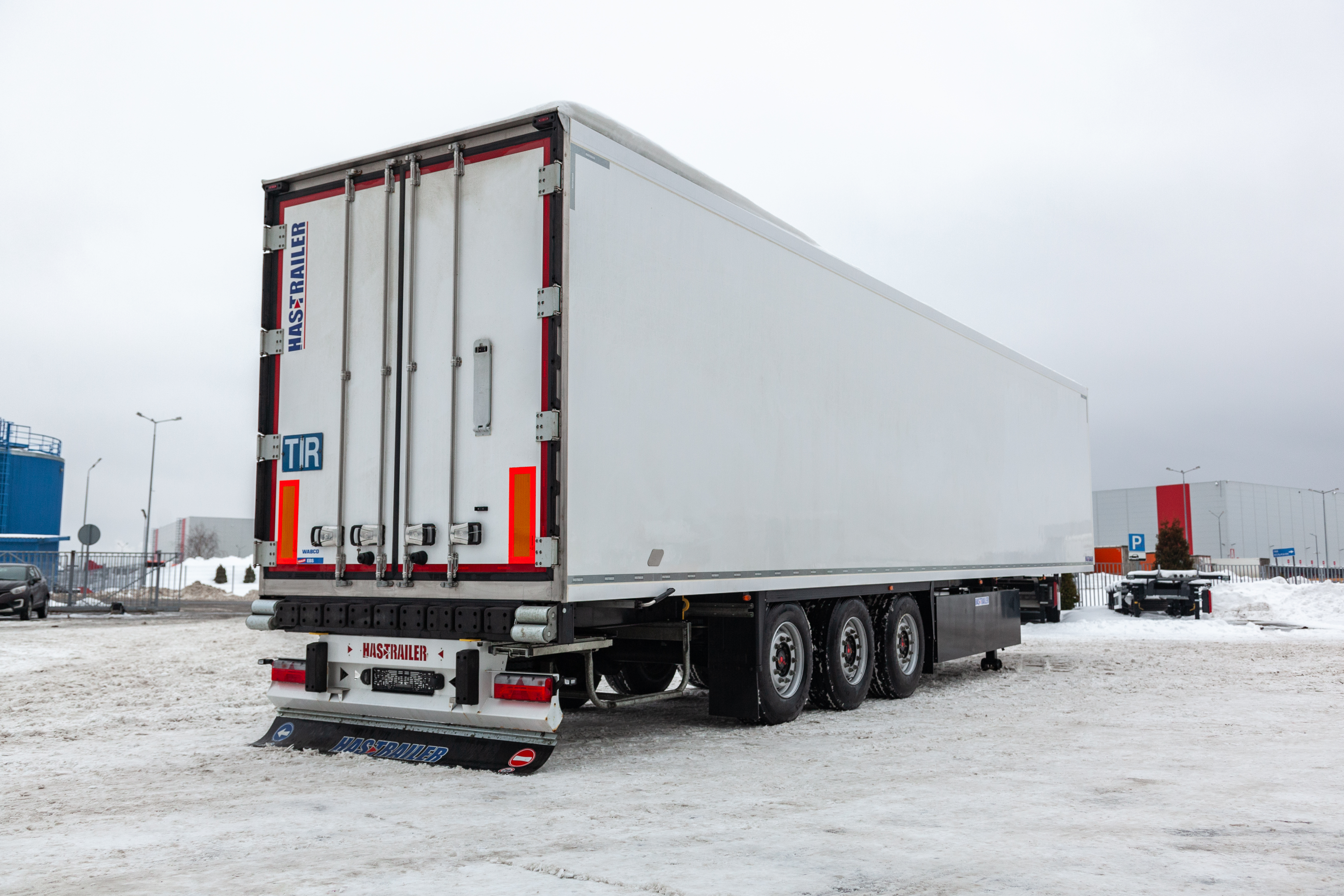 Рефрижератор 13,6м Hastrailer Hasreefer (установка Carrier Vector 1550) 3 оси