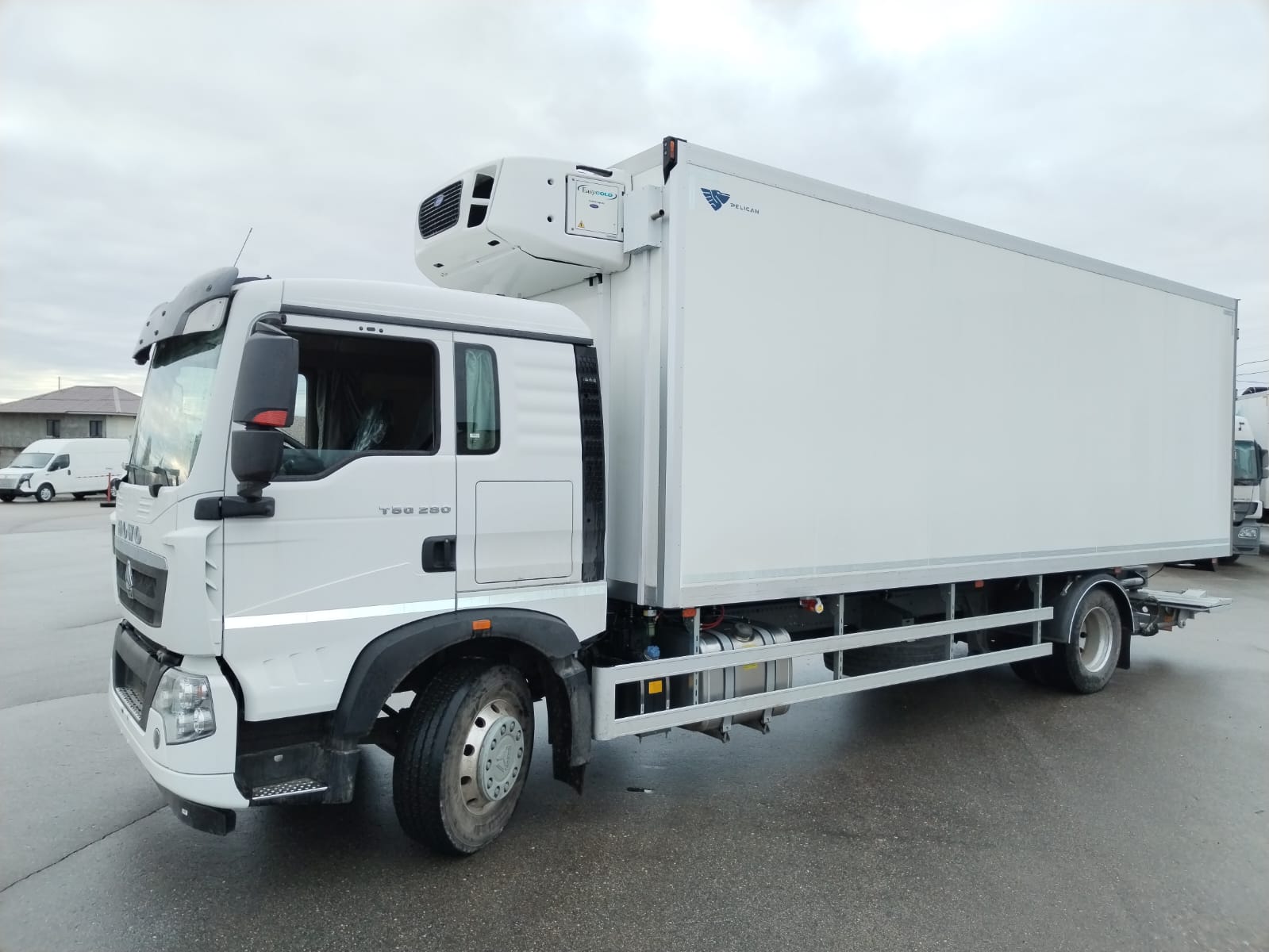 Фургон рефрижератор HOWO T5G 4х2 (разм. 7500х2600х2700) 18 палет