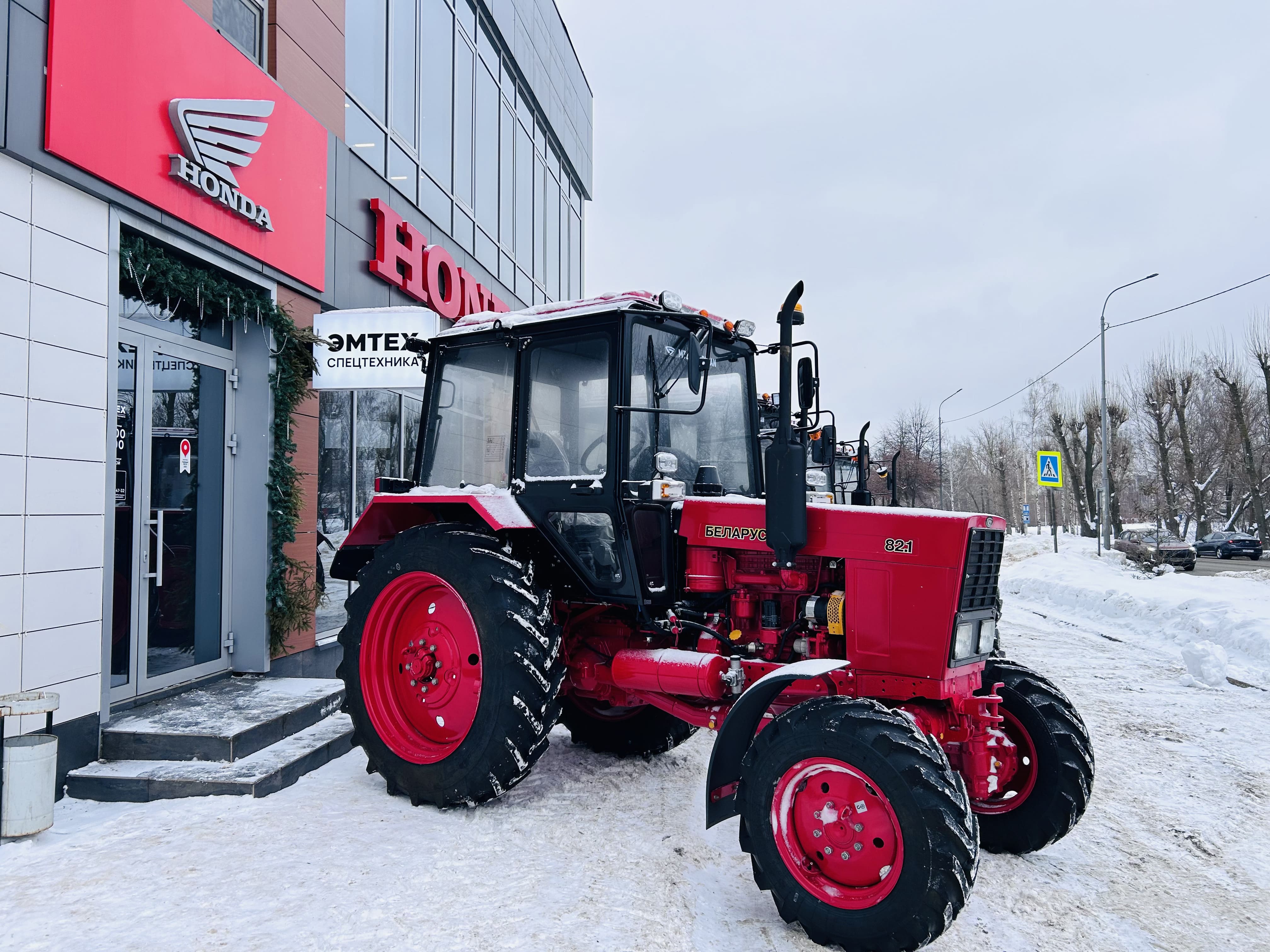 Трактор МТЗ Беларус 82.1 (82.1-46/000-81/21-0000010-002) с кондиционером